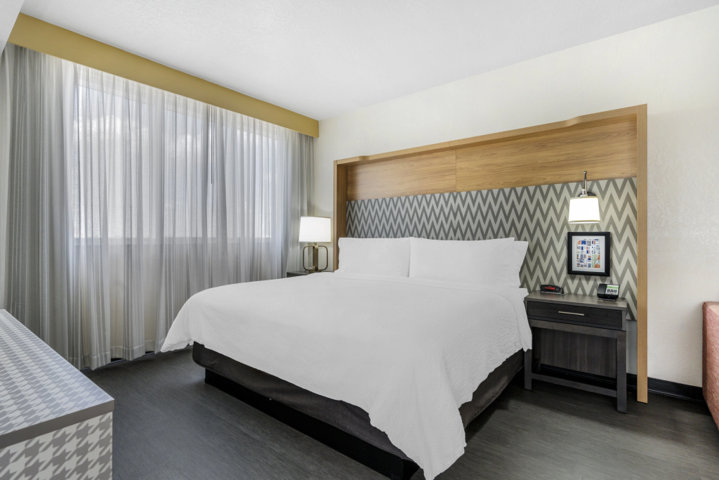 Holiday Inn Orlando Intl Drive Conv Center — photo 7