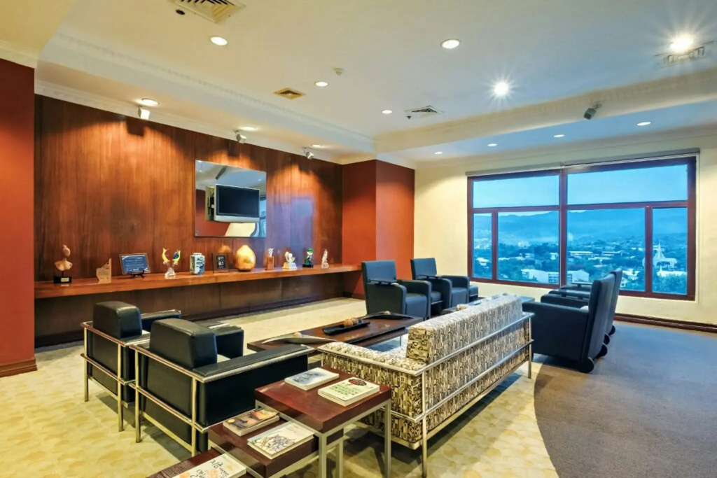 Waterfront Cebu City Hotel & Casino, photo 2