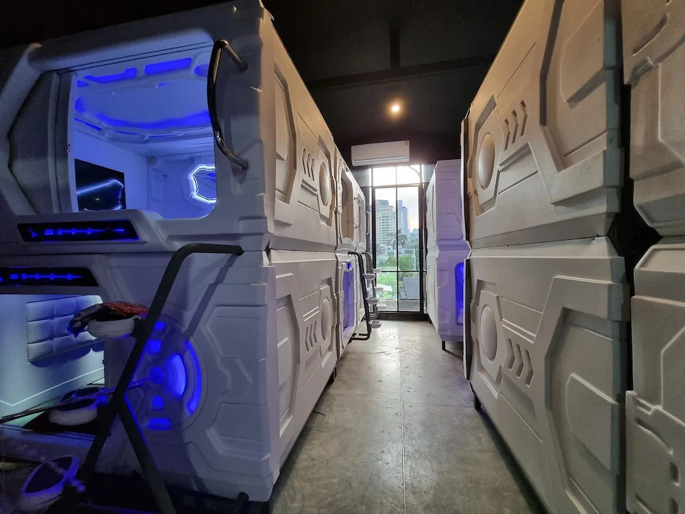 MET A Space Pod Phrom Phong — photo 7