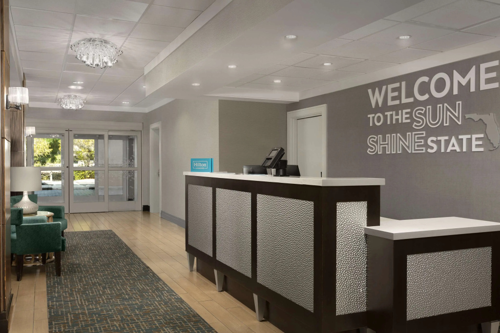 Hampton Inn & Suites Orlando-North/Altamonte Springs — photo 2