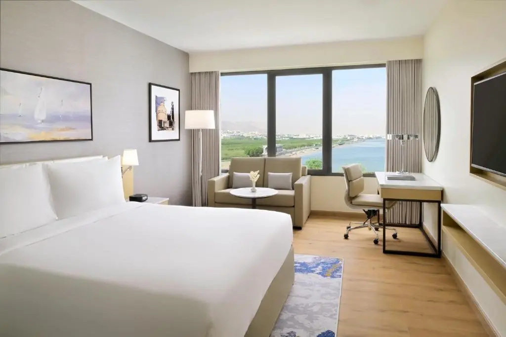 Crowne Plaza Muscat by IHG Hotel, photo 2