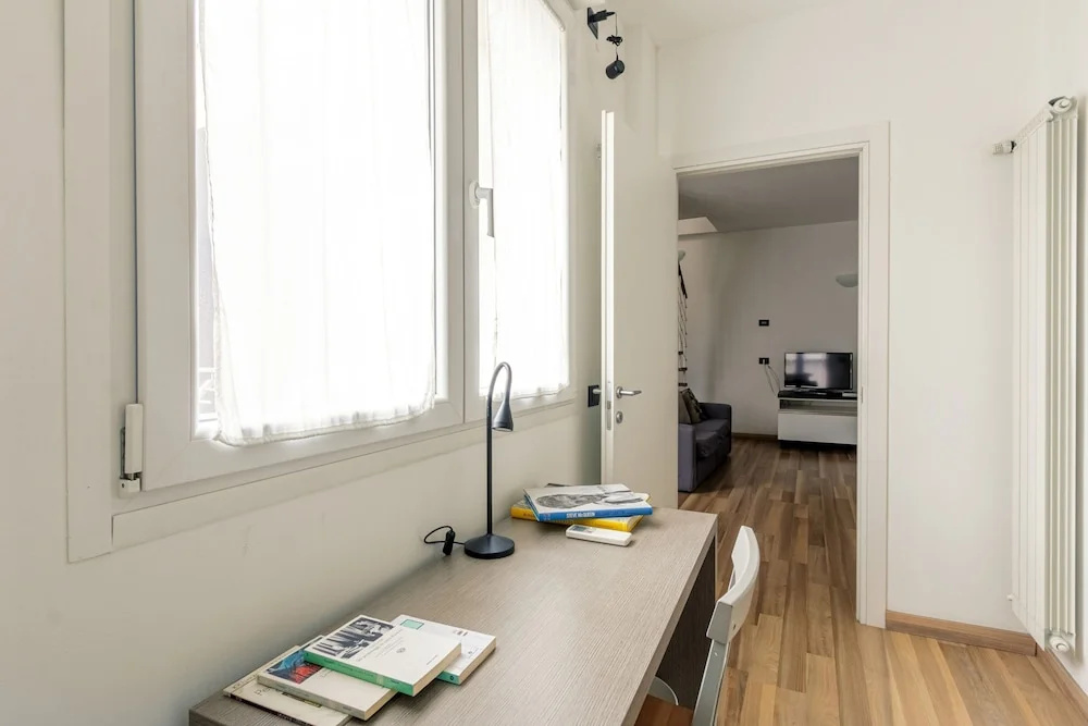Candiani Building - Elegant 2-level Apartment With 3 Bedrooms — photo 5