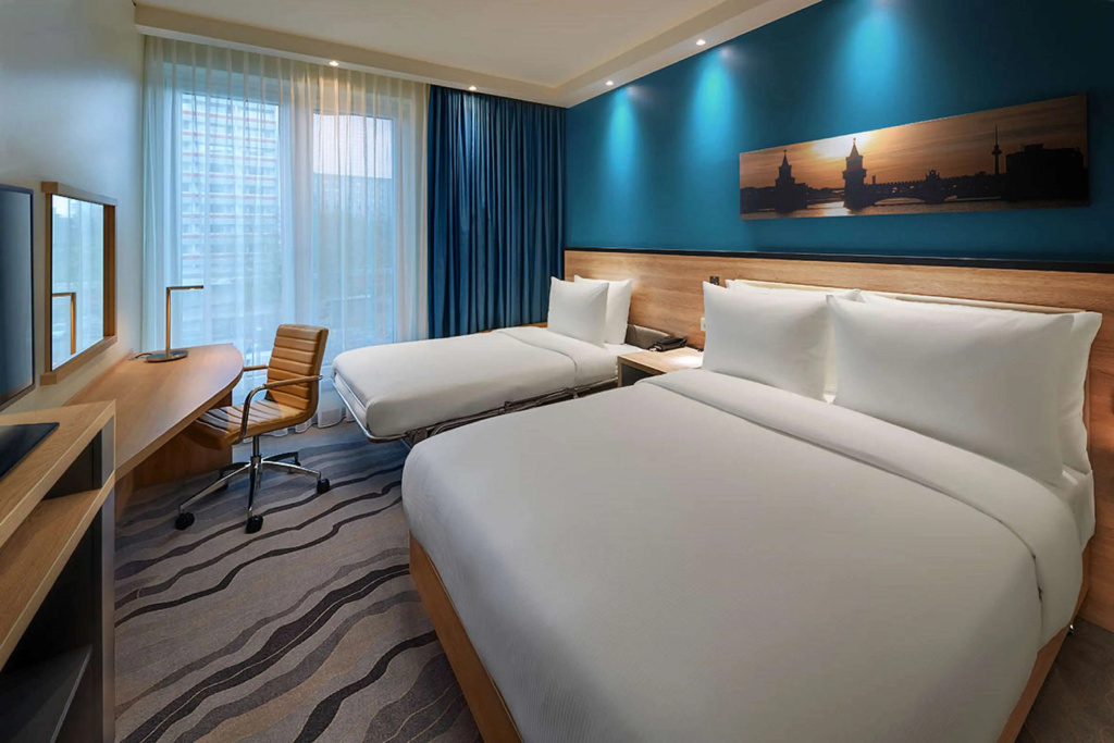 Hampton By Hilton Berlin City Centre Alexanderplatz — photo 4