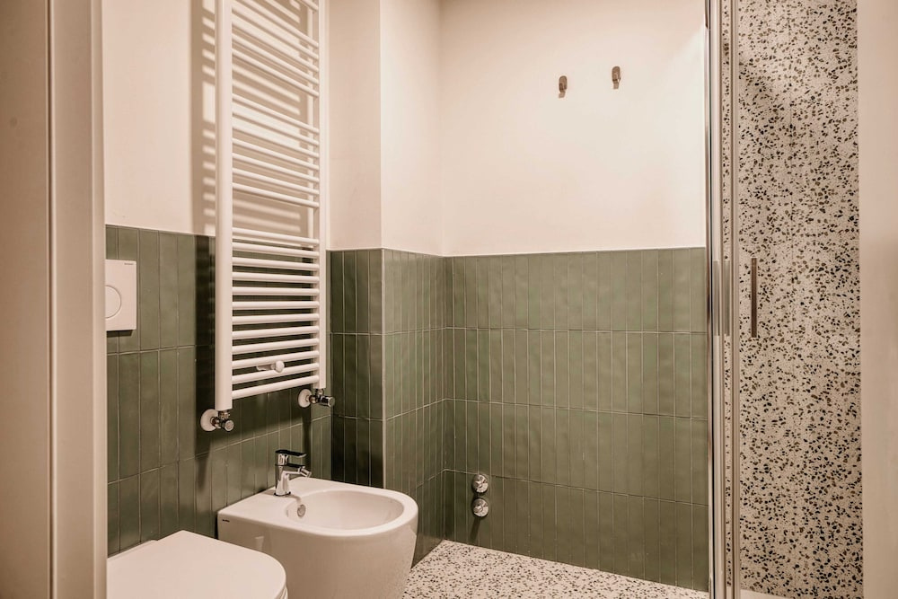 Elegant Flats near Guastalla Gardens — photo 7
