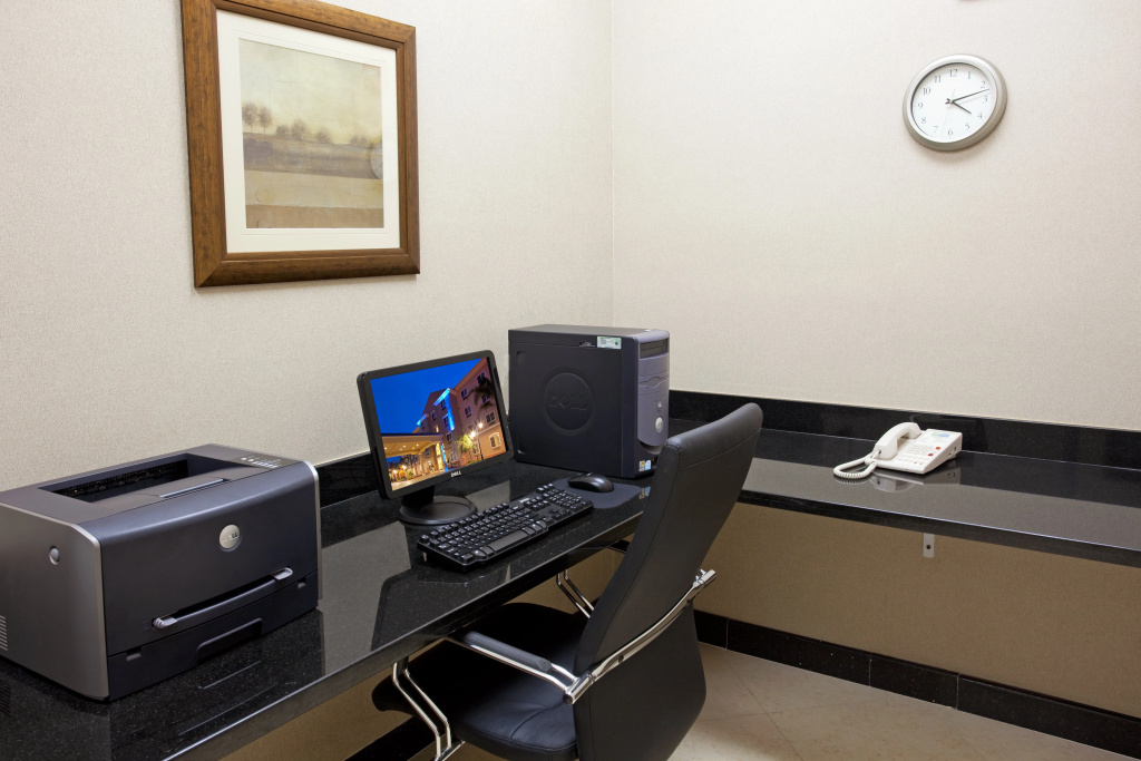 Holiday Inn Express Los Angeles Airport Hawthorne by IHG, photo 3
