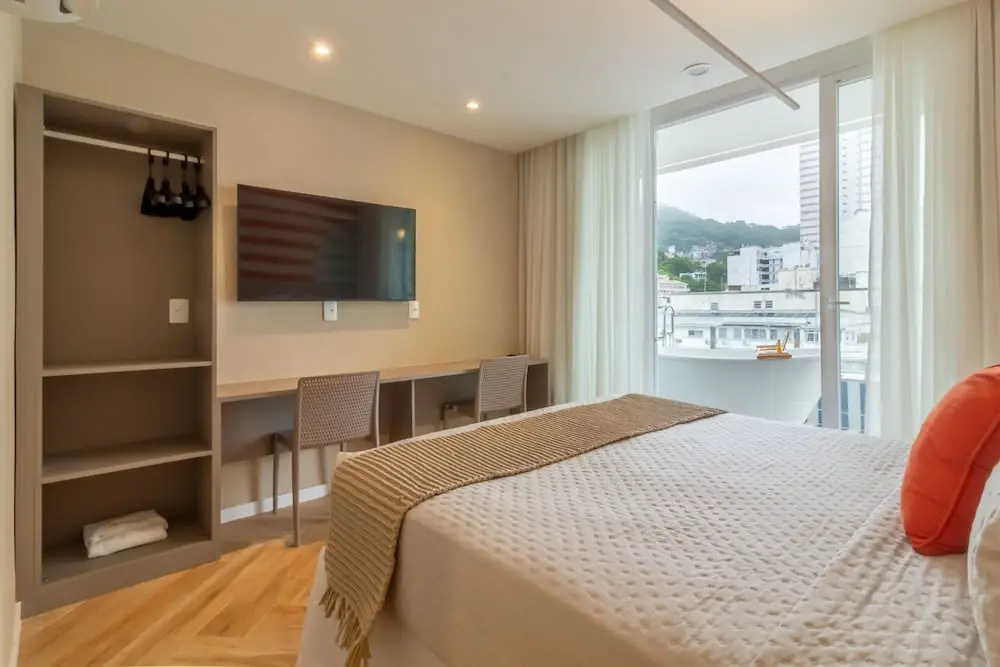 Sea View and Balcony With Bathtub Q20 — photo 6