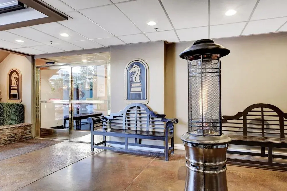 StripViewSuites at Jockey Club, photo 2