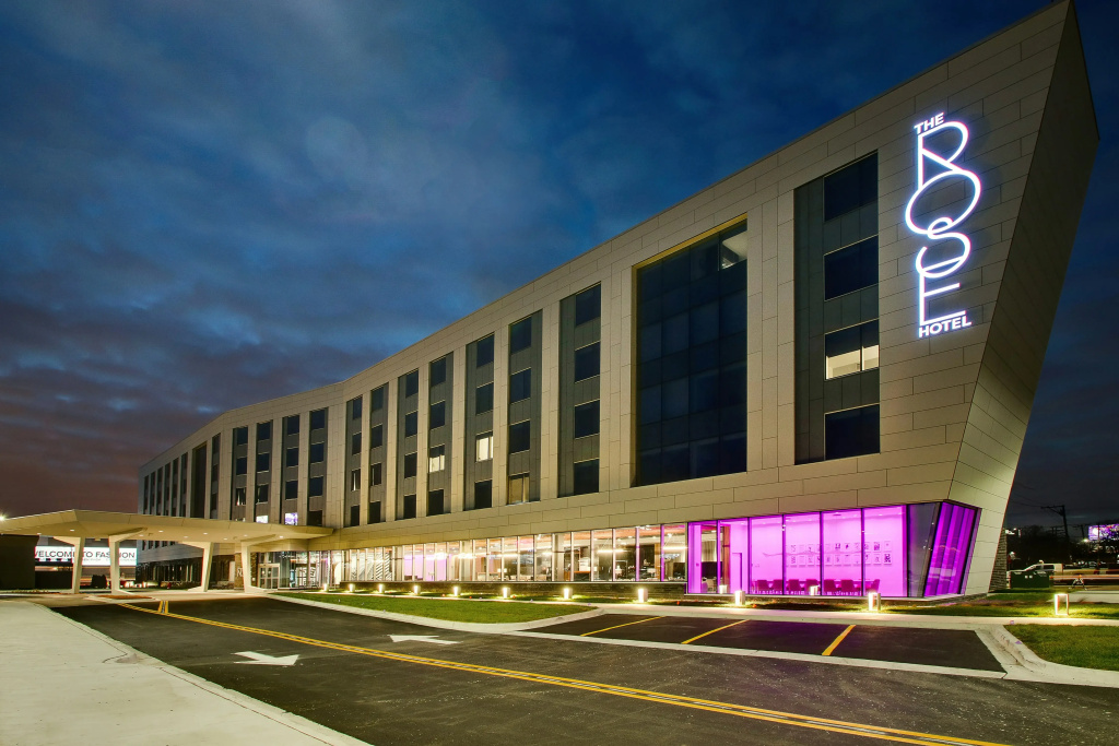 The Rose Hotel Chicago O’Hare, Tapestry Collection by Hilton