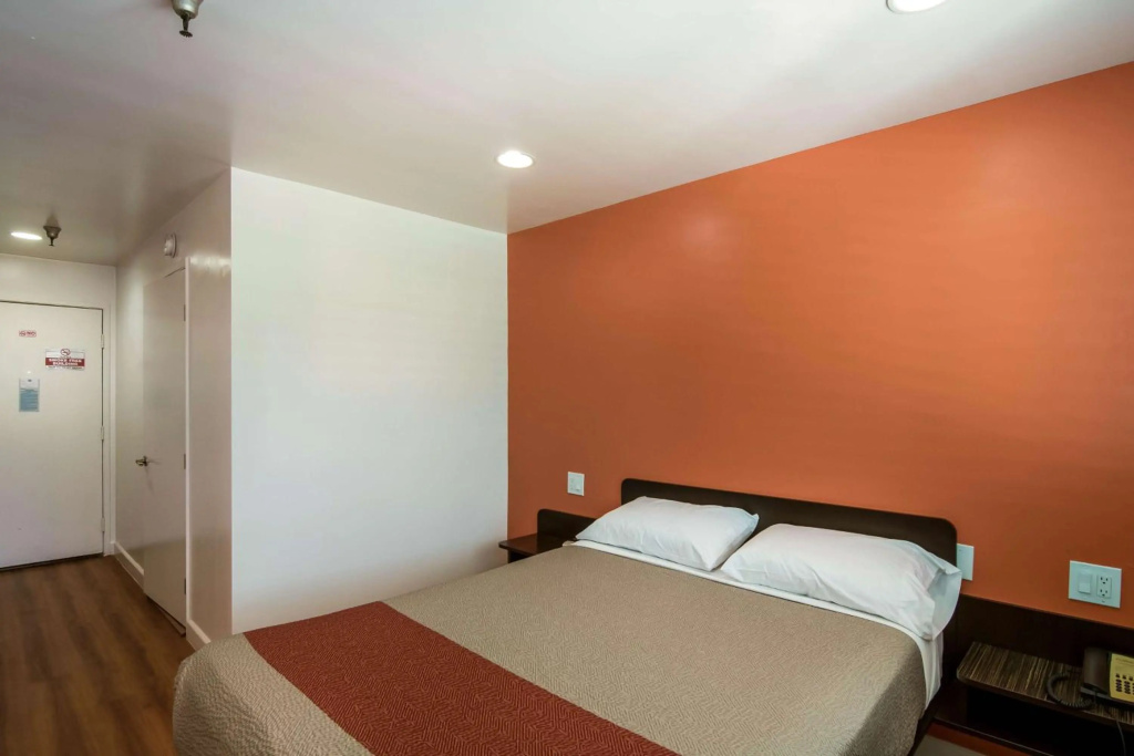 Motel 6 Monterey Park, CA — photo 5