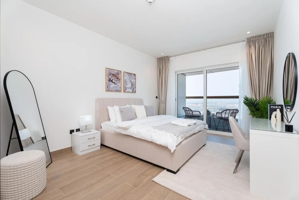Gala Guests - Elite Residences Suites