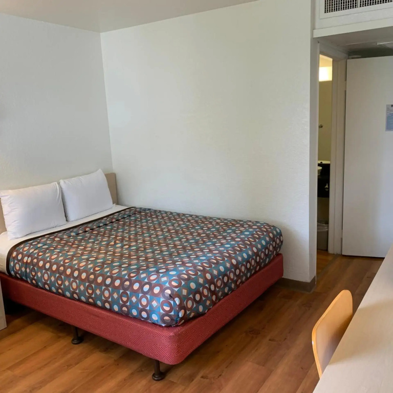 Vagabond Inn Sylmar — photo 6