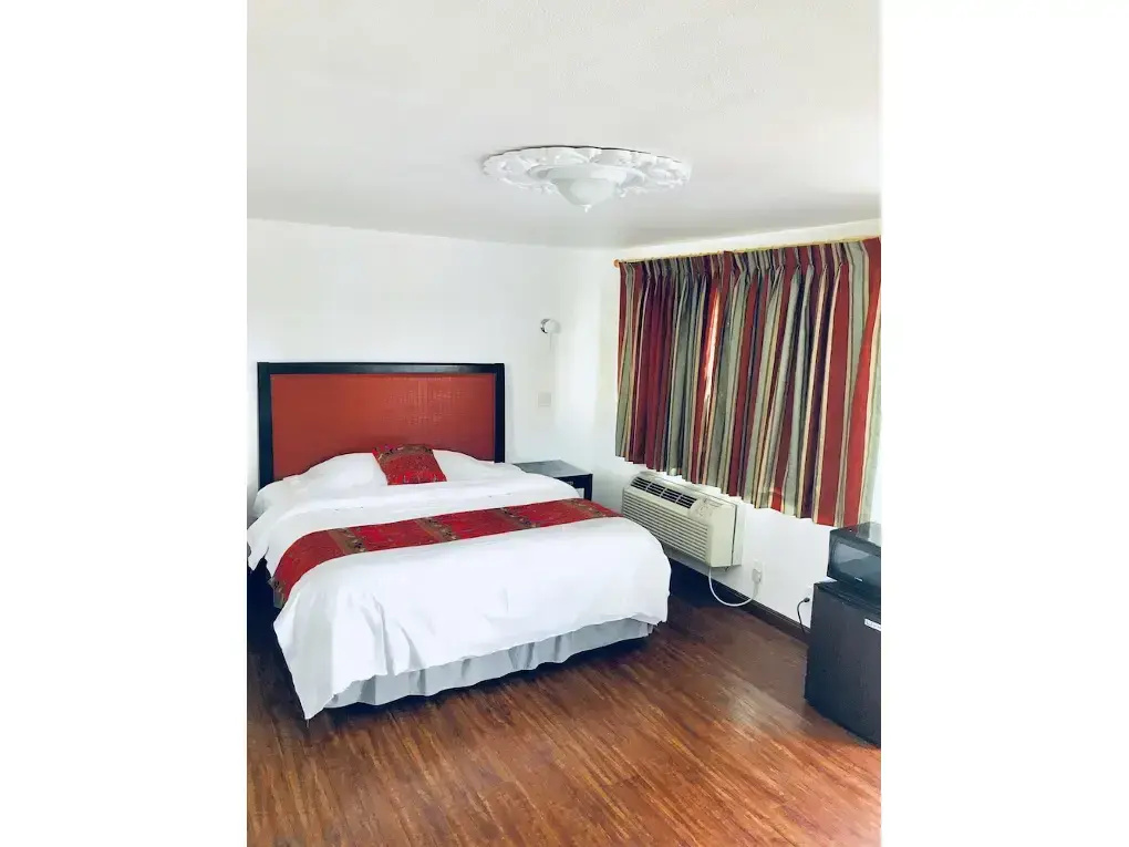Norwalk Inn & Suites, photo 5