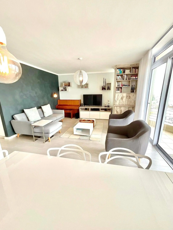 706 Portico, photo 4