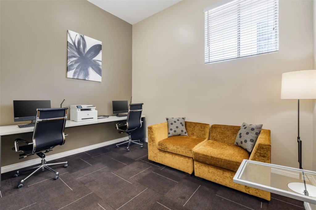 Best Western Plus LA Mid Town Hotel — photo 4