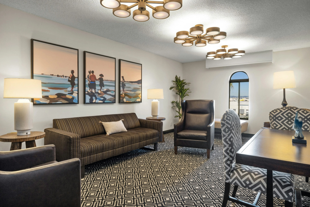 Embassy Suites by Hilton Los Angeles LAX South/El Segundo, photo 3