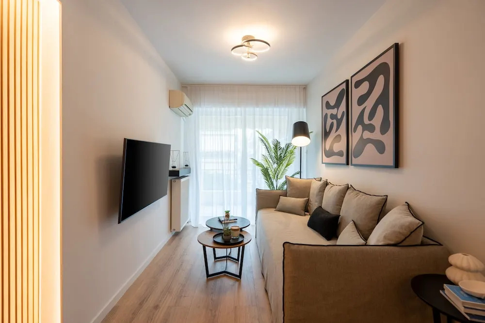 Chic and Lavish Apartment in Athens — photo 6