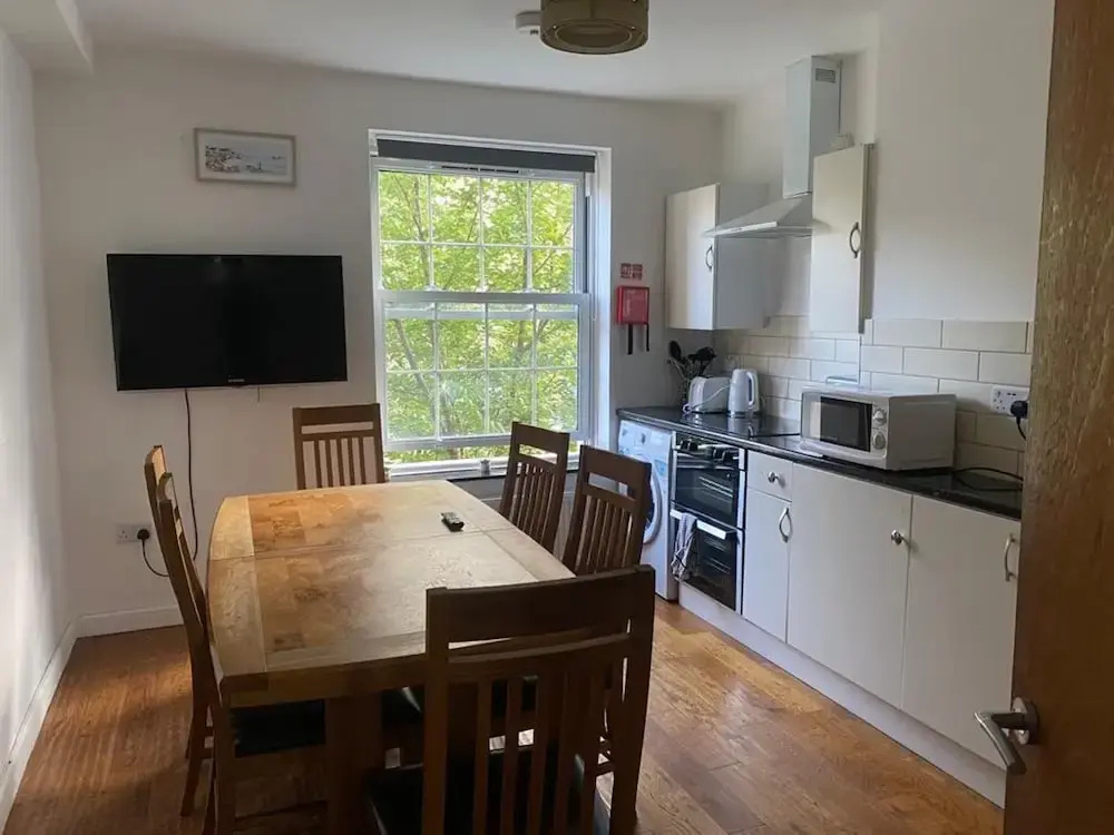 4 Bed Flat - Sleeps 10 - Pets - Parking — photo 8