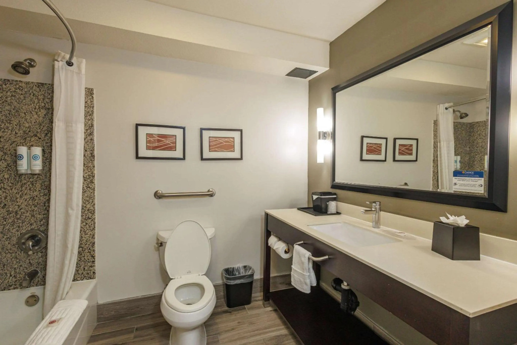 Comfort Inn & Suites Near Universal - N. Hollywood - Burbank — photo 8