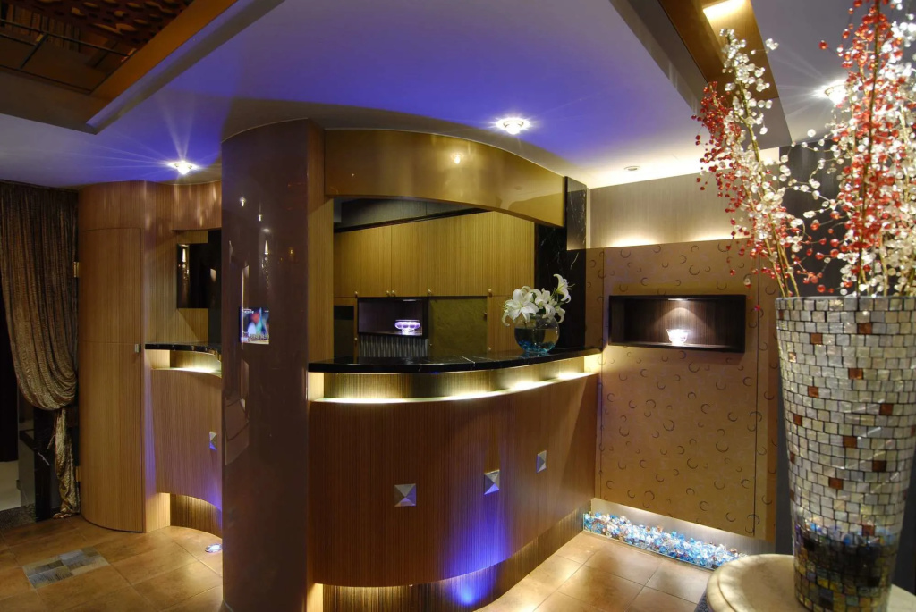 The Moon Hotel, photo 2