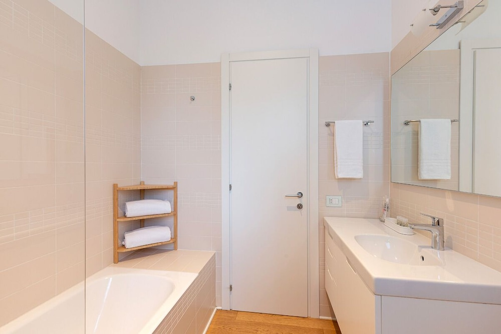 easyhomes - Piazza Erculea — photo 8