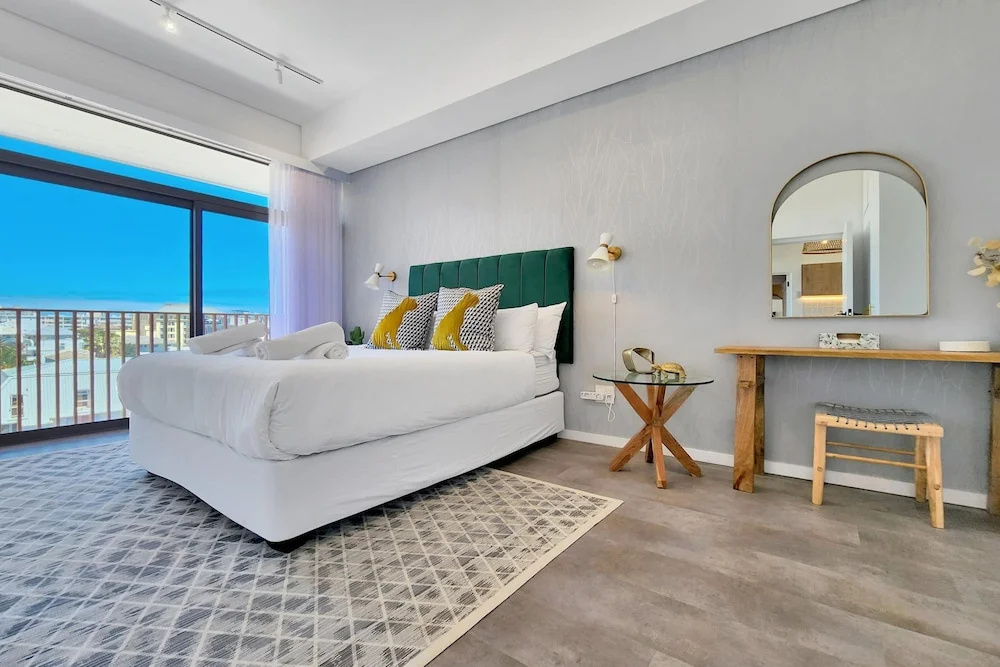 Chic Rooftop Apartment by the Sea 6onn Sea Point, photo 2
