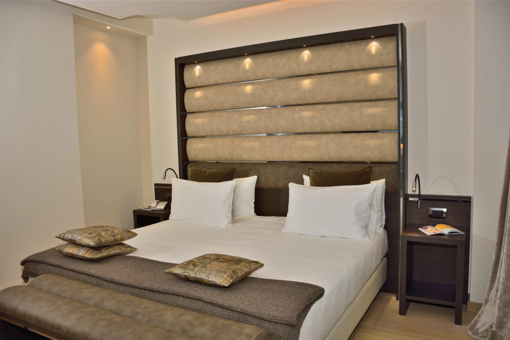 The Square Hotel — photo 7