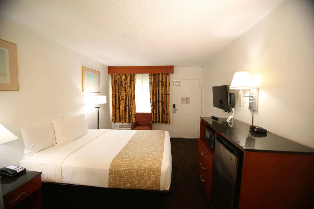 Travelodge by Wyndham Burbank-Glendale, photo 3