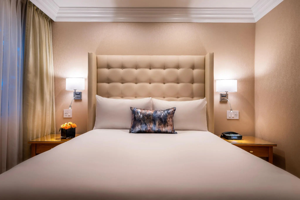 Beverly Hills Plaza Hotel & Spa, photo 5