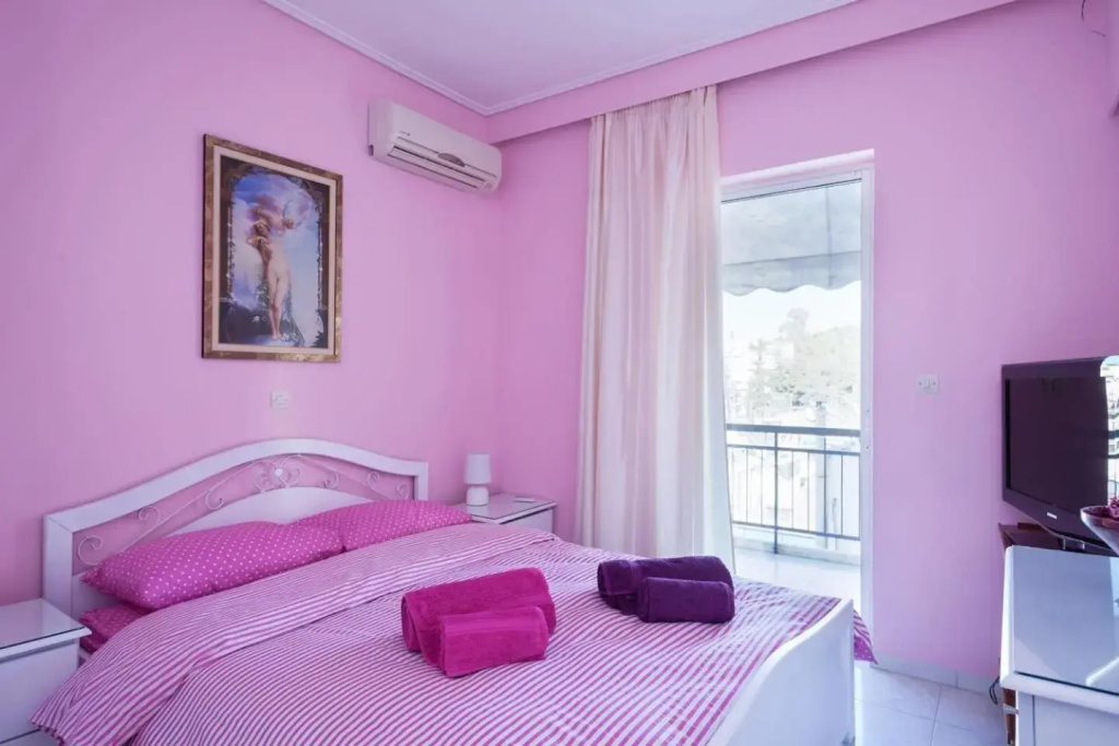Elegant Athenian Apartment, photo 4