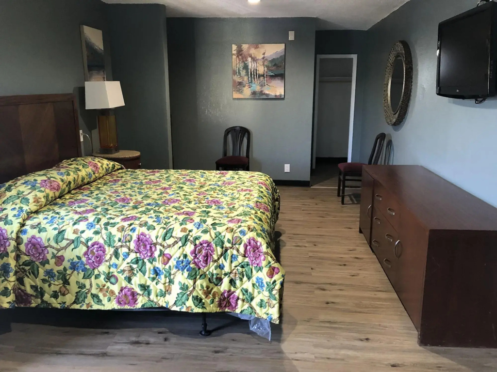 Kings Castle Motel — photo 4