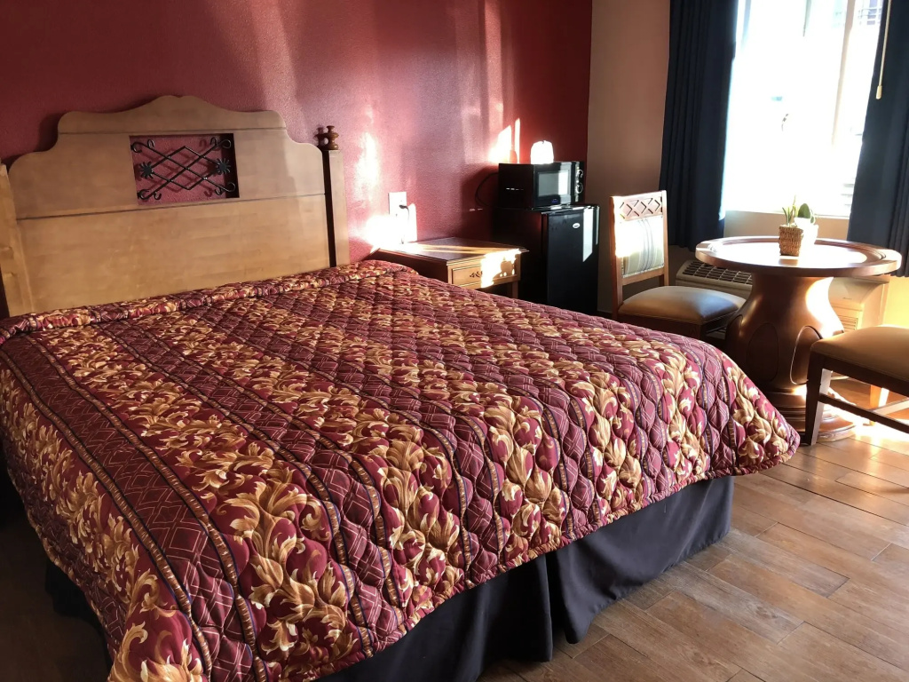The Fly Inn — photo 4
