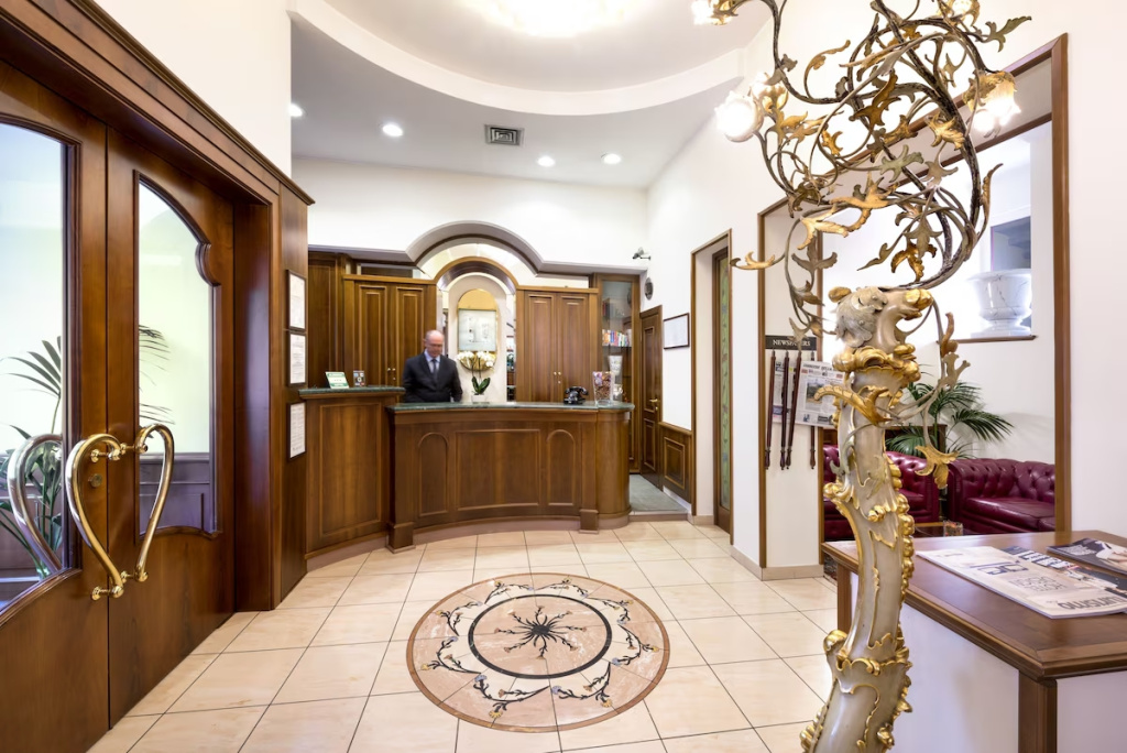 Lancaster Hotel — photo 2