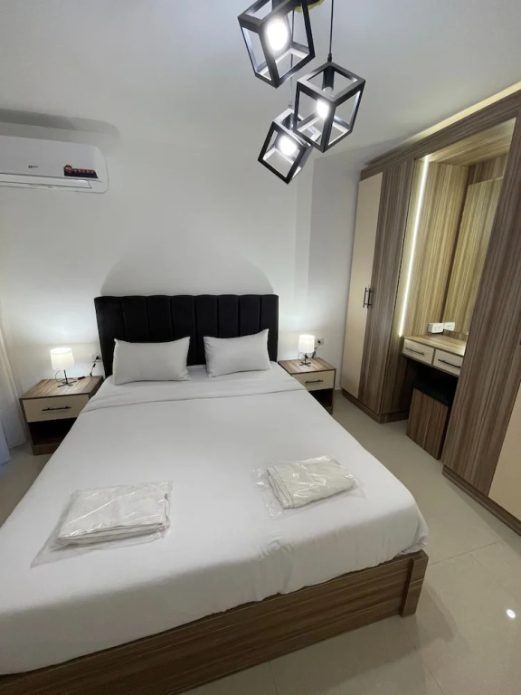This Special Place Boasts an Unbeatable Location, photo 4