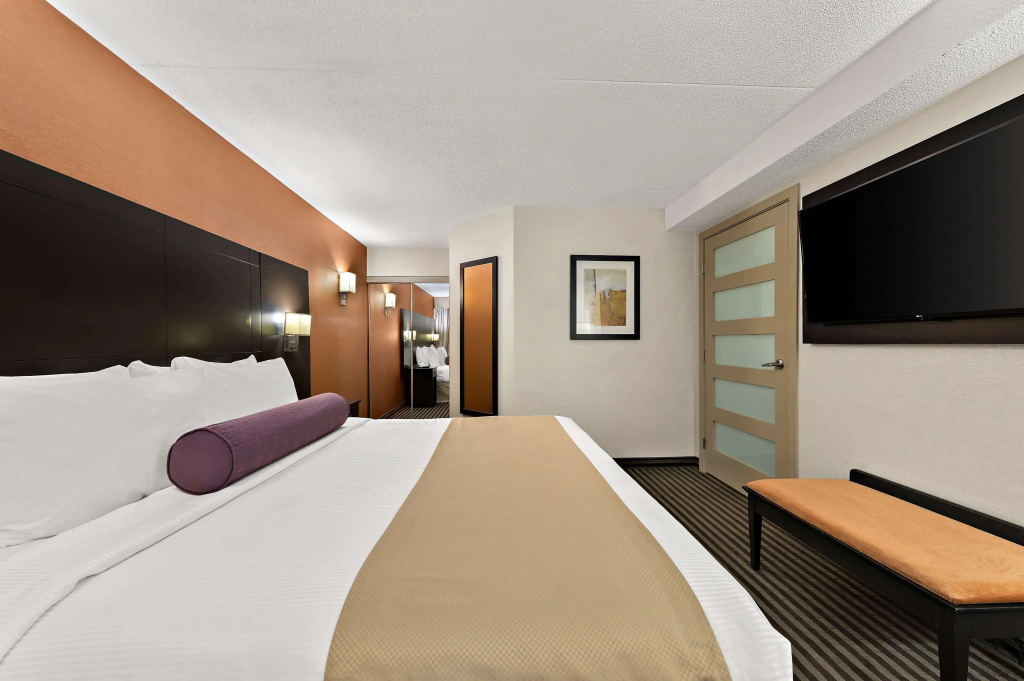 Best Western Plus Toronto North York Hotel & Suites, photo 4