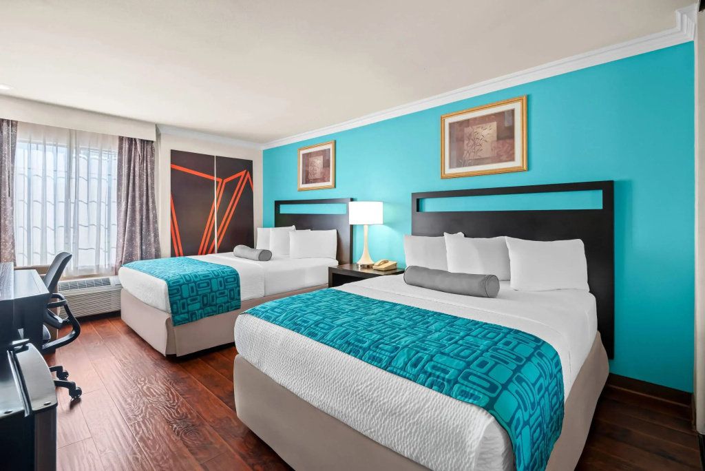 Howard Johnson by Wyndham Pasadena, photo 5