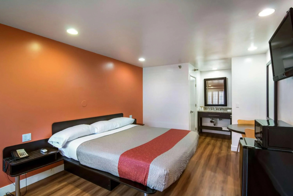 Motel 6 Monterey Park, CA — photo 4