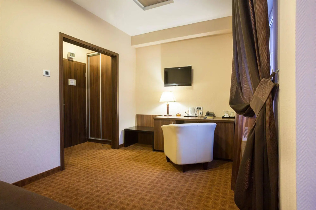 Inter Business Bucharest Hotel — photo 6