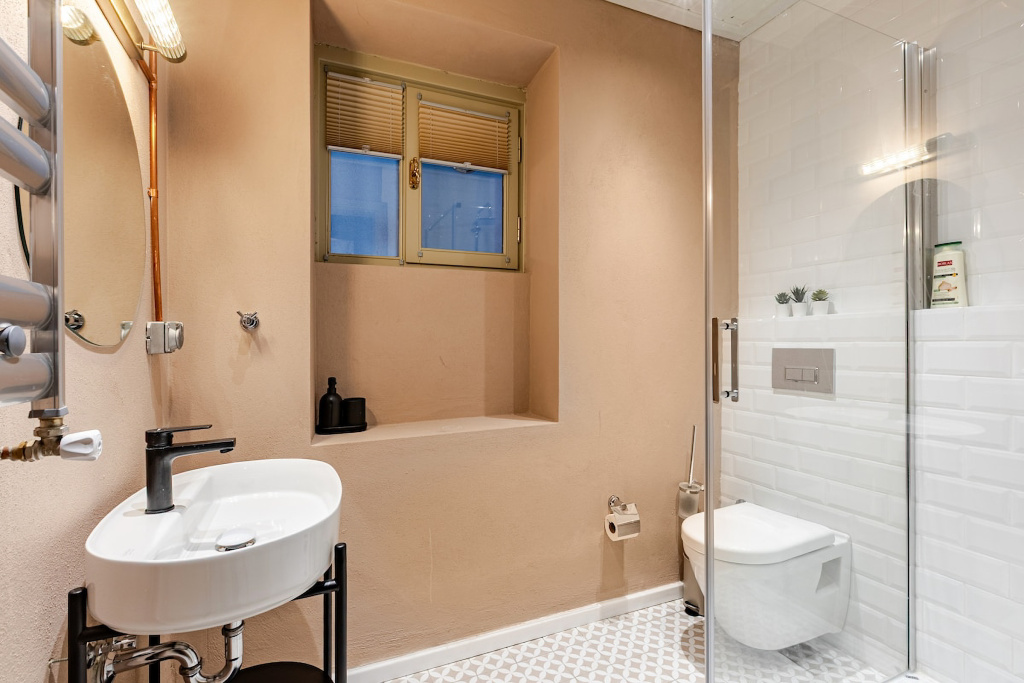 Two-Bedroom in Historic Mansion Old Town Flat — photo 6
