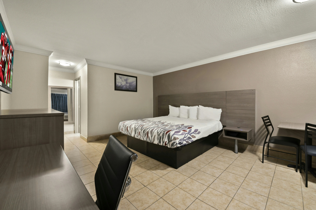 Red Roof Inn Los Angeles – Bellflower — photo 4