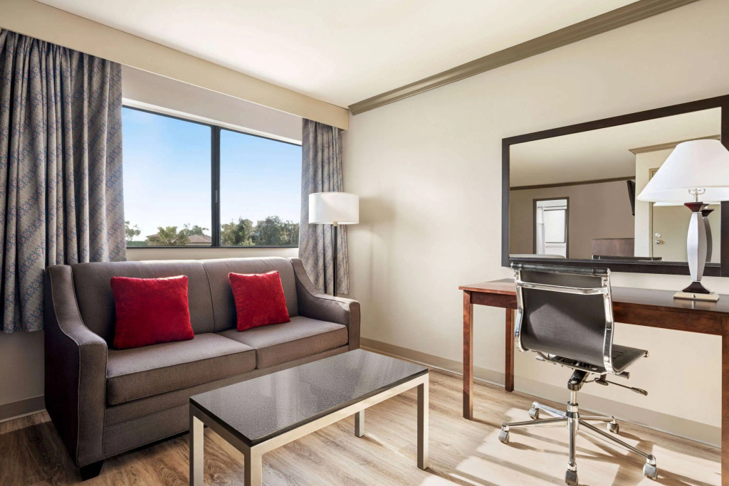 Baymont by Wyndham Monterey Park — photo 7