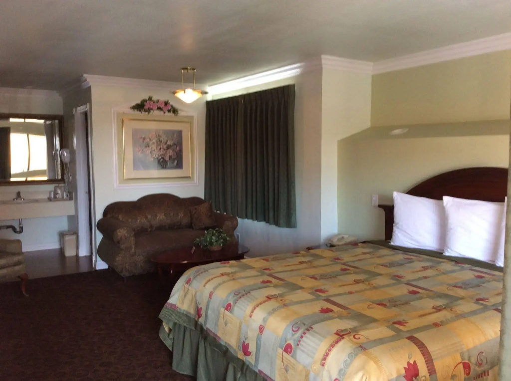 Azusa INN Motel — photo 3