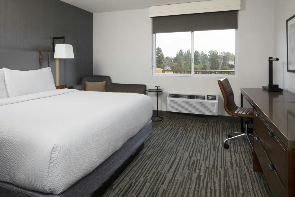 Four Points by Sheraton Los Angeles Westside, photo 4