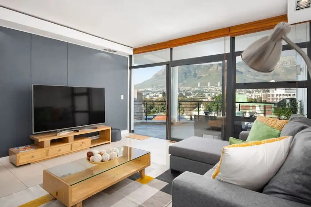 8th Floor- Table Mountain Views Central Secure, photo 3