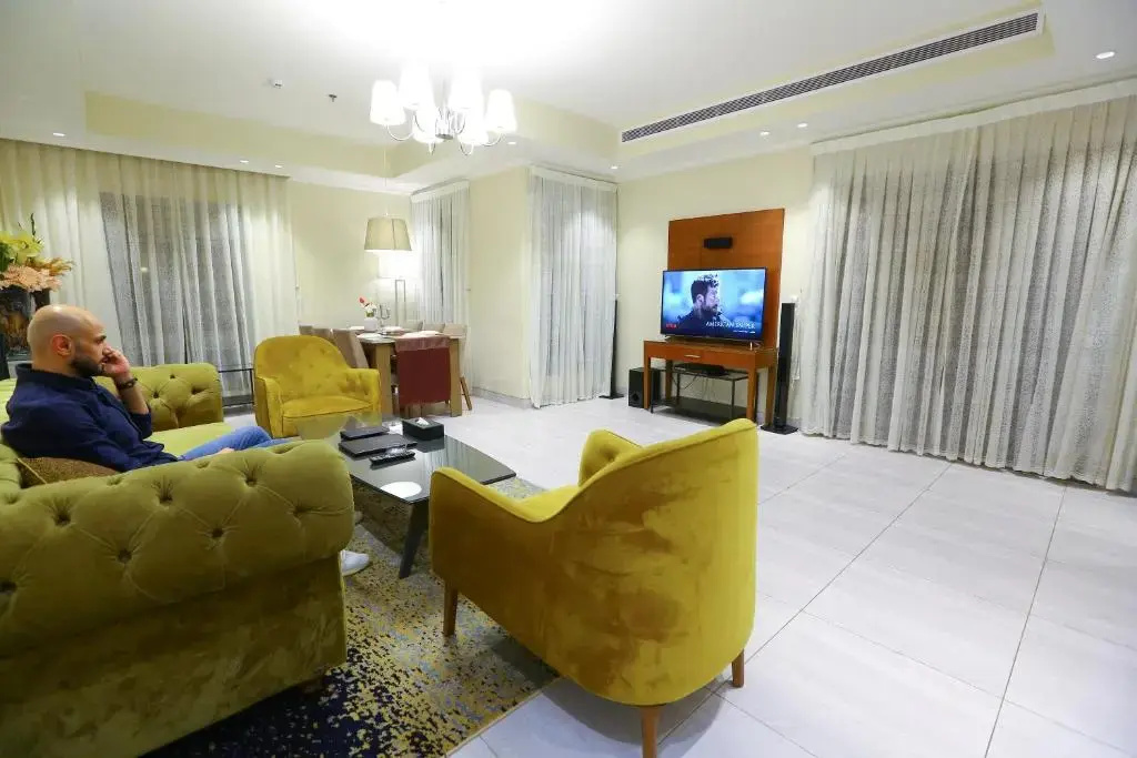 Lotaz Hotel Suites - Al Salamah — photo 6