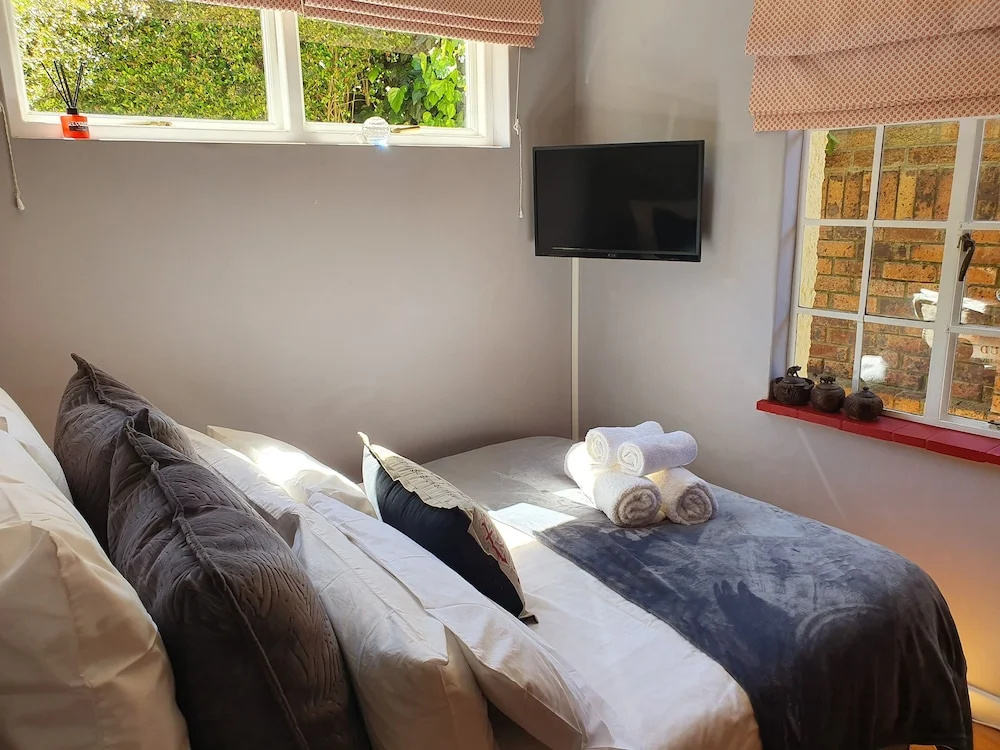 On Pinewood Guest House, photo 3