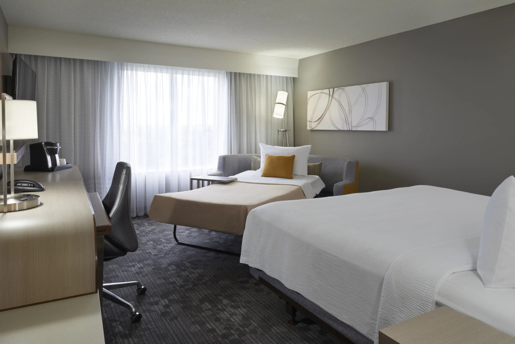 Courtyard by Marriott Toronto Airport, photo 4