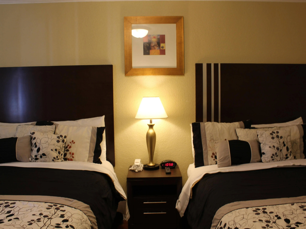 Lombard Plaza Motel, photo 2