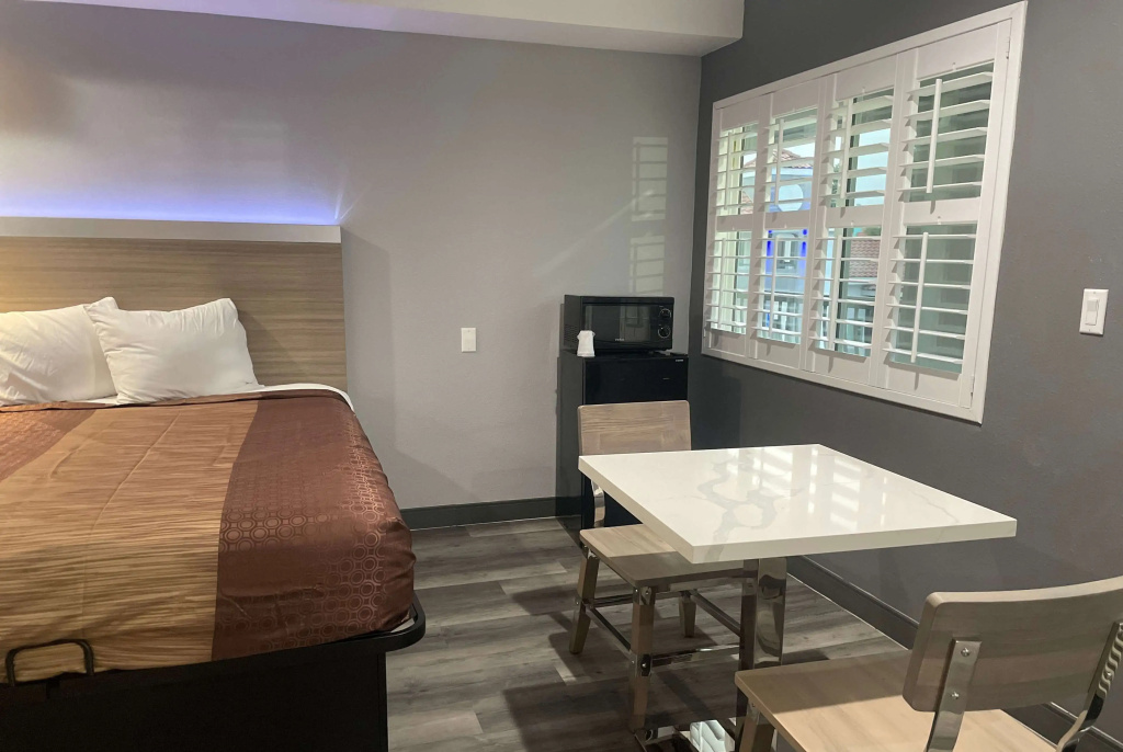 Travelodge by Wyndham Whittier — photo 3