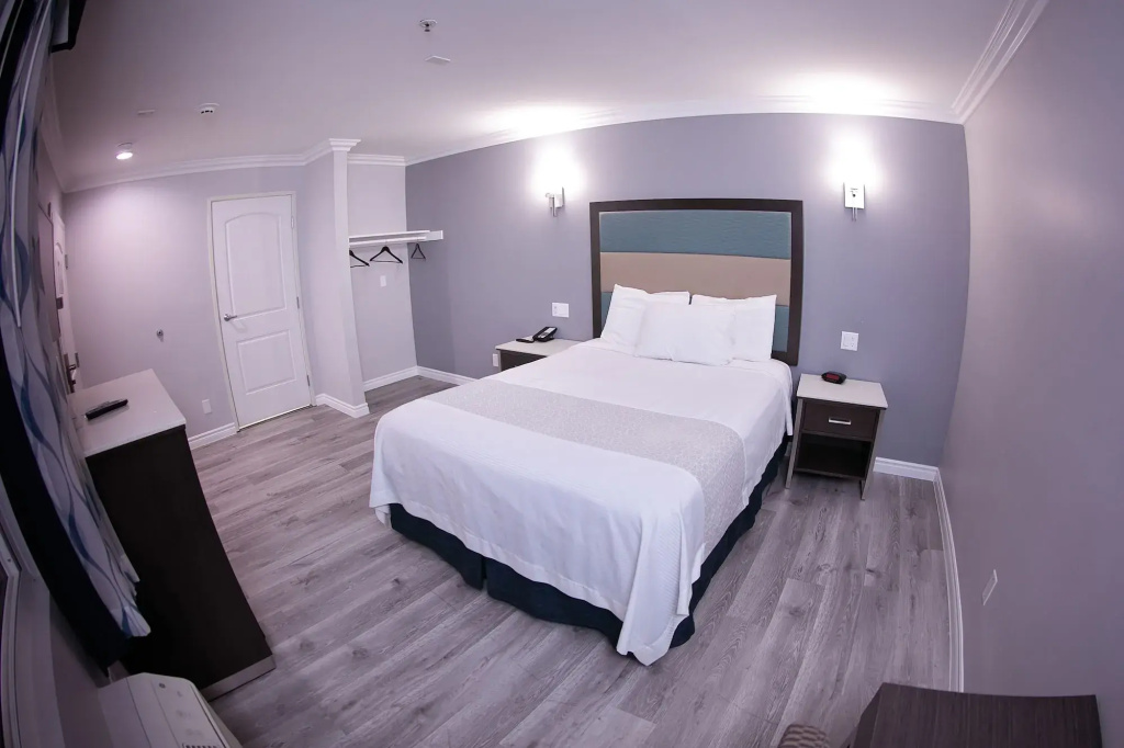 Travelodge Inn & Suites by Wyndham West Covina — photo 6