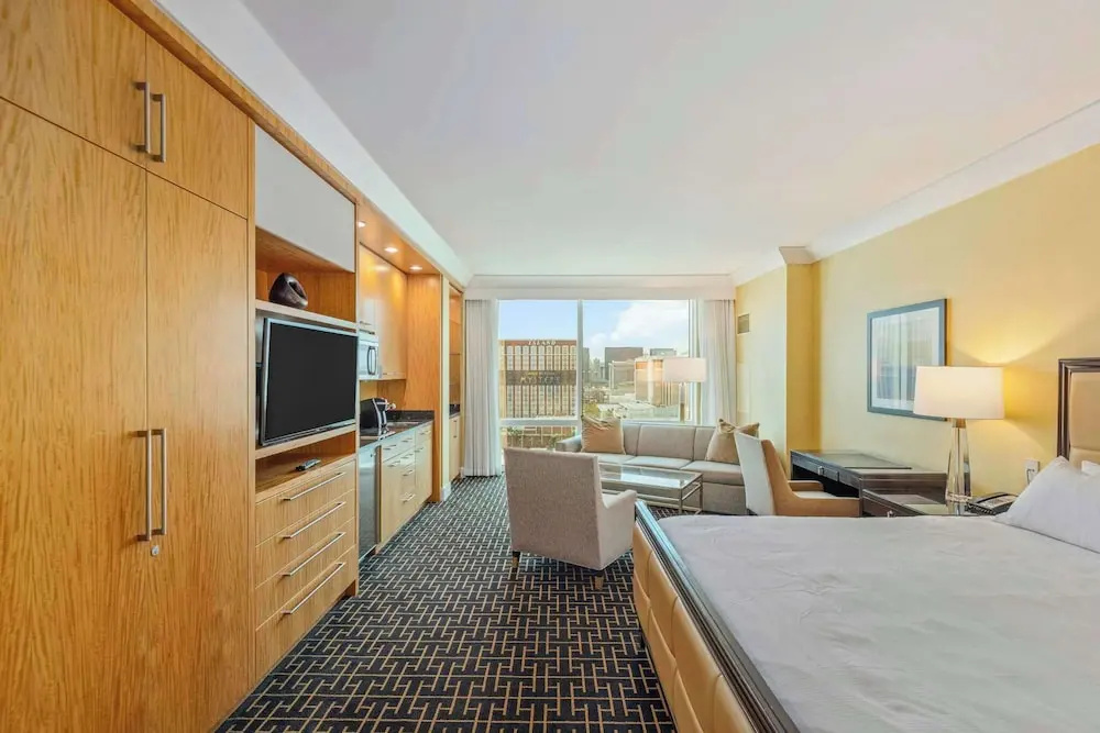 Renovated Trump Hotel Las Vegas Studio Strip Views 2803, photo 4